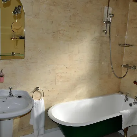 بيت ضيافة Highfield House 4*